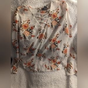 Rue 21 White with peach flowers size S
